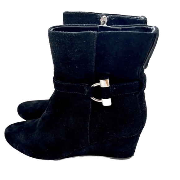 Bandolino Suede Wedge Booties in Black with Silver Hardware. Size 7 - Picture 2 of 10